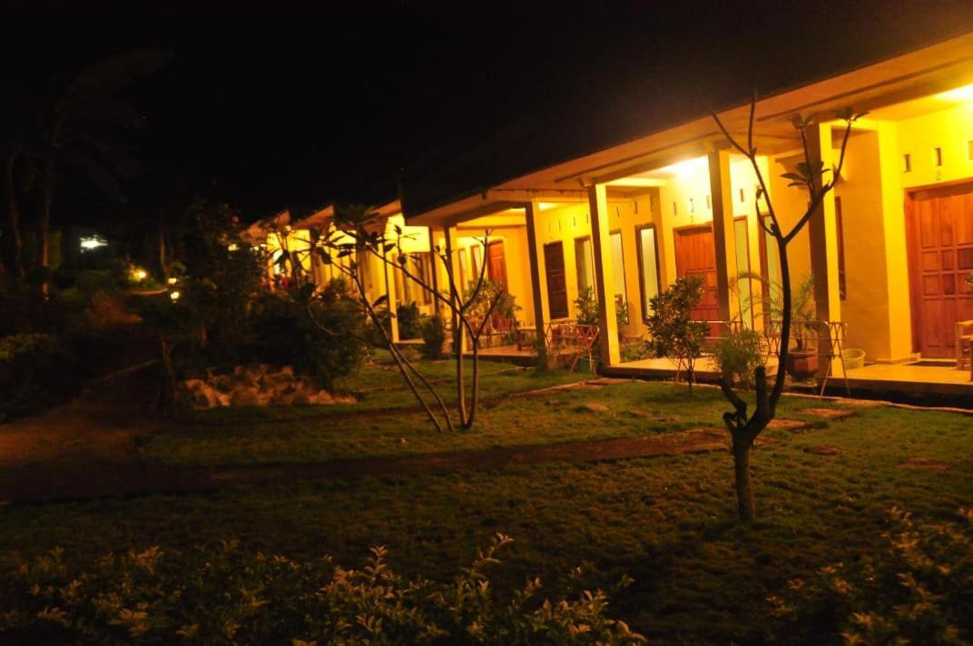 Pondok Guru Bakti Cottage 세나루 외부 사진